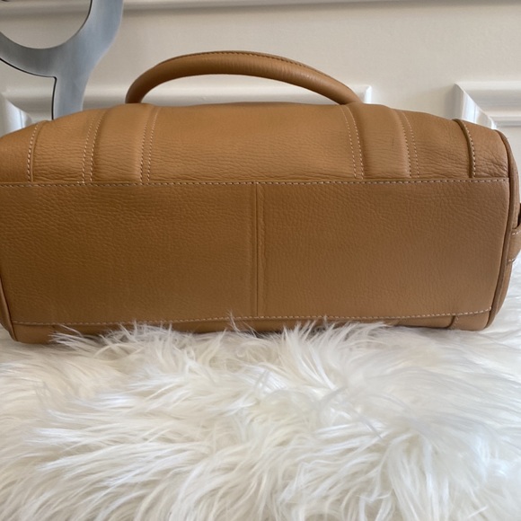 Charles David Beige Shoulder Bag Pre-0wned - Picture 6 of 13